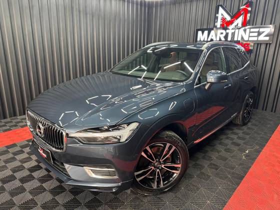 VOLVO XC60 2.0 T8 HYBRID MOMENTUM AWD GEARTRONIC